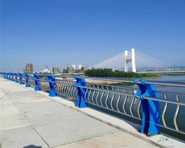 防撞護欄